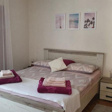 Apartmani Sofia Njivice Exterior photo