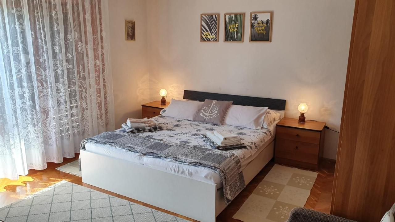 Apartmani Sofia Njivice Exterior photo