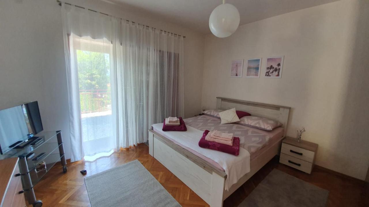 Apartmani Sofia Njivice Exterior photo